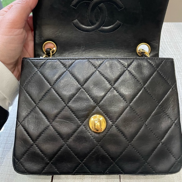 💕Vintage CC Mini Square / Price is Firm 🤗 - Picture 5 of 13